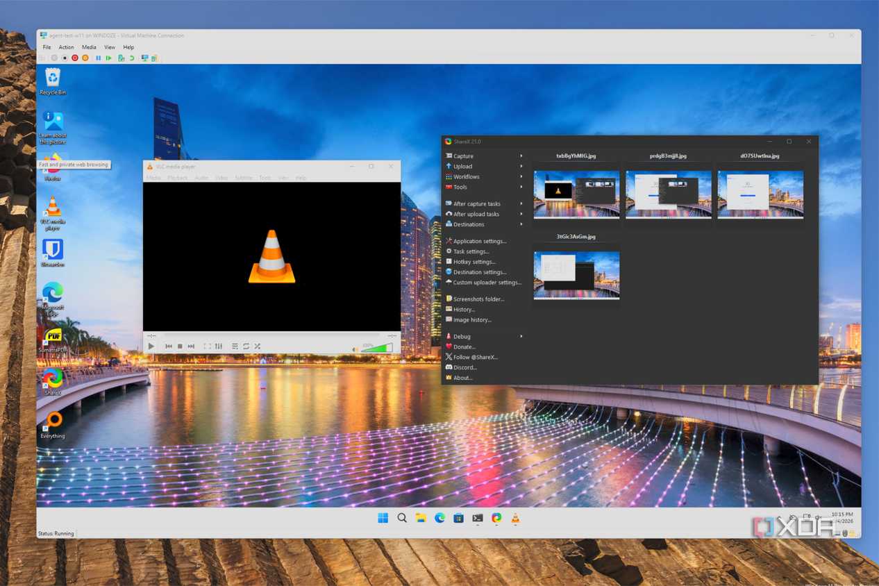 VLC và ShareX chạy trong máy ảo Windows